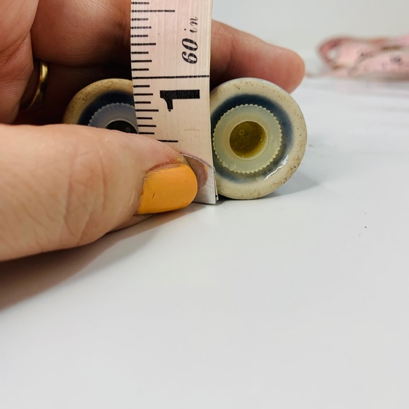 Set of 2 mini glazed pottery salt and pepper shakers with blue hearts un… - Picture 12 of 13